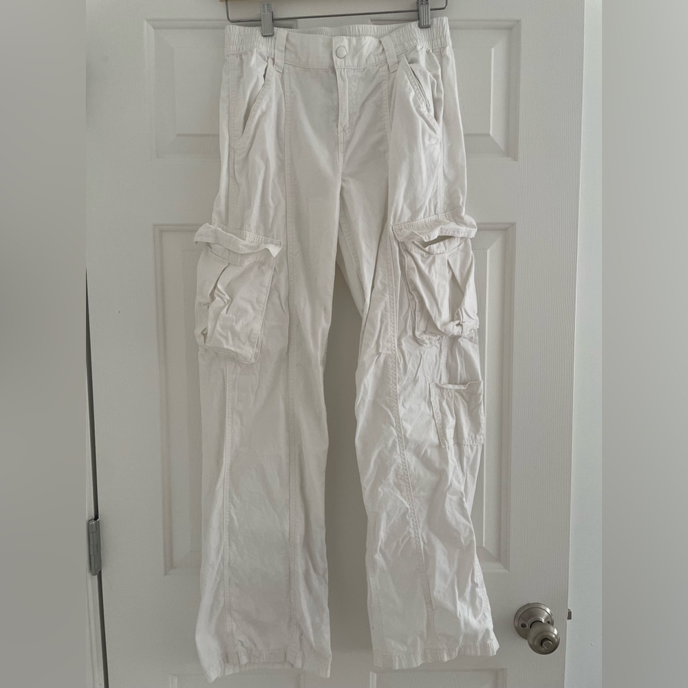 NWOT Women’s White Cargo Pants Size S